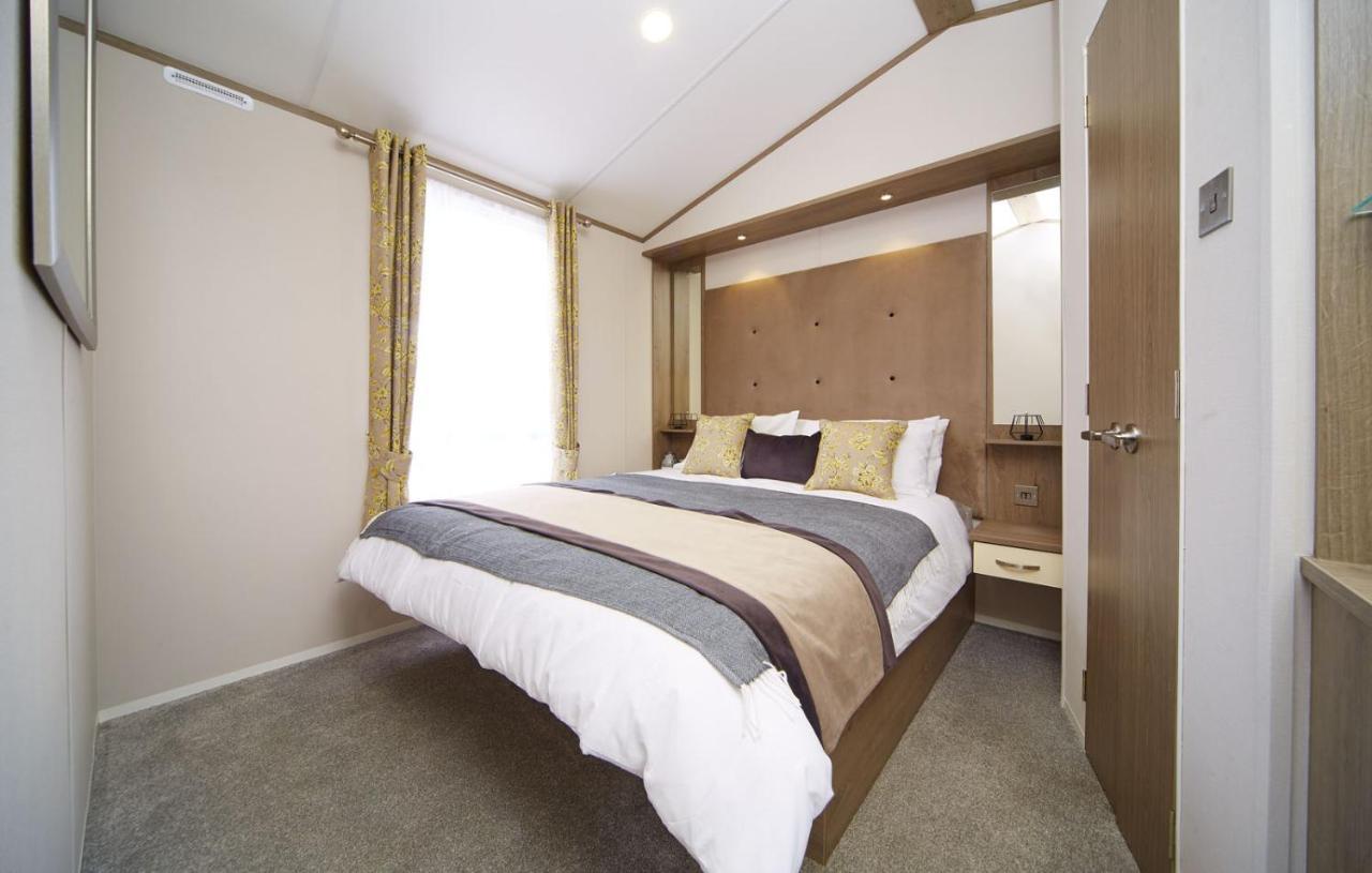Lavender Lodge South Cerney Luaran gambar