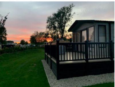 Lavender Lodge South Cerney Luaran gambar