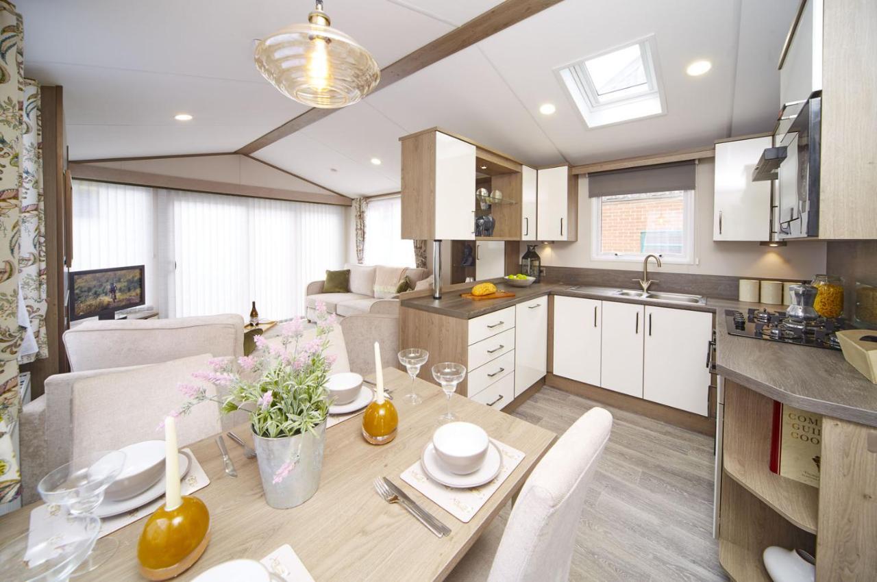 Lavender Lodge South Cerney Luaran gambar